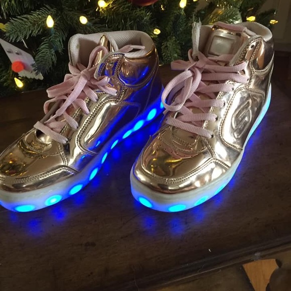 😱🔥🎁❤️Skechers Rose Gold Light up ‼️Girls - Picture 4 of 7